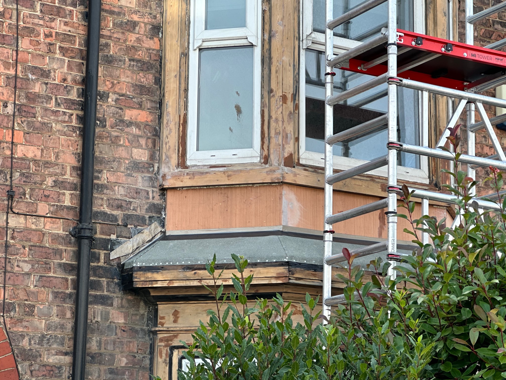 Victorian double bay window timber repairs and preparation during restoration